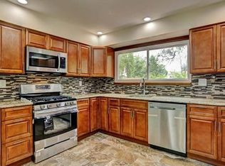 101 Stillwell Rd, Kendall Park, NJ 08824