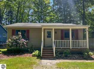 154 White Birch Ln, Cadillac, MI 49601