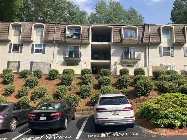 725 Dalrymple Rd, Atlanta, GA 30328
