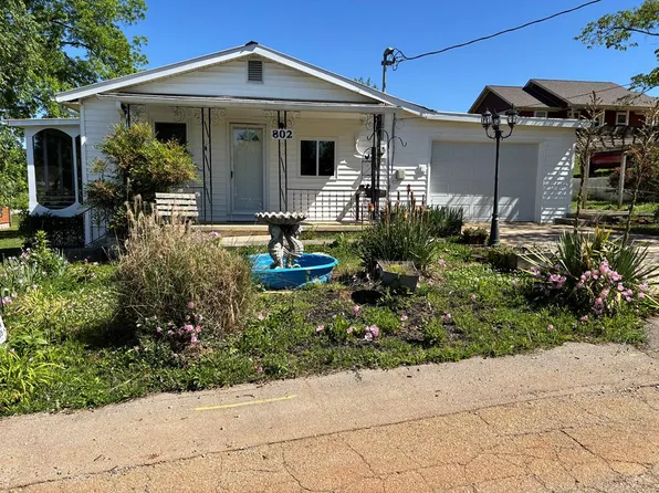 802 Water St, Livingston, TN 38570