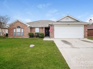 516 Cambridge Dr, Saginaw, TX 76179