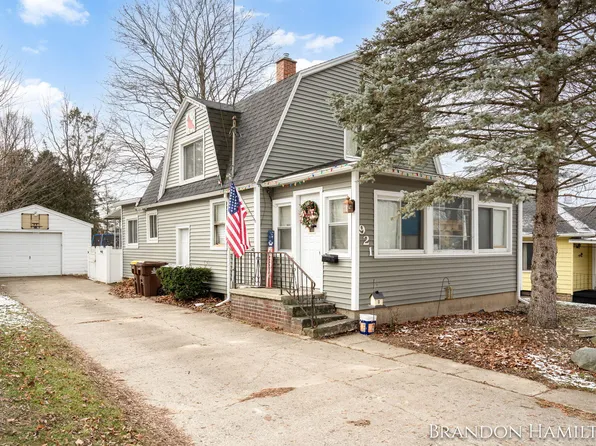 921 Branch St, Ionia, MI 48846