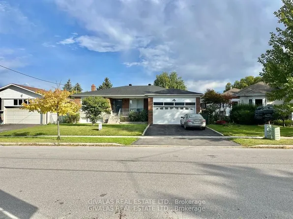 94 Pleasant View Dr, Toronto, ON M2J 3R1