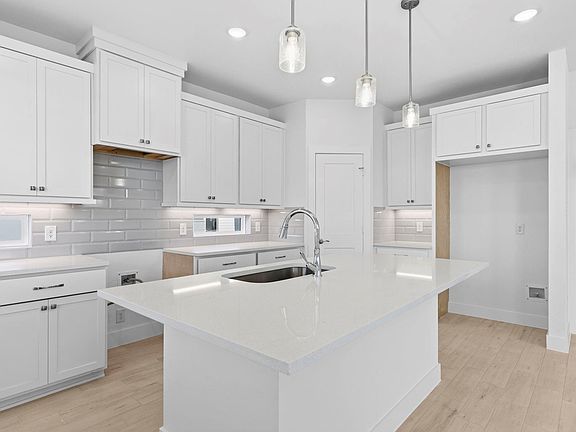3rd image of 15835 Invergelder Dr