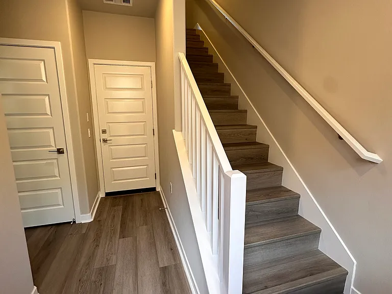1487 Skyline Ln — Photo 8