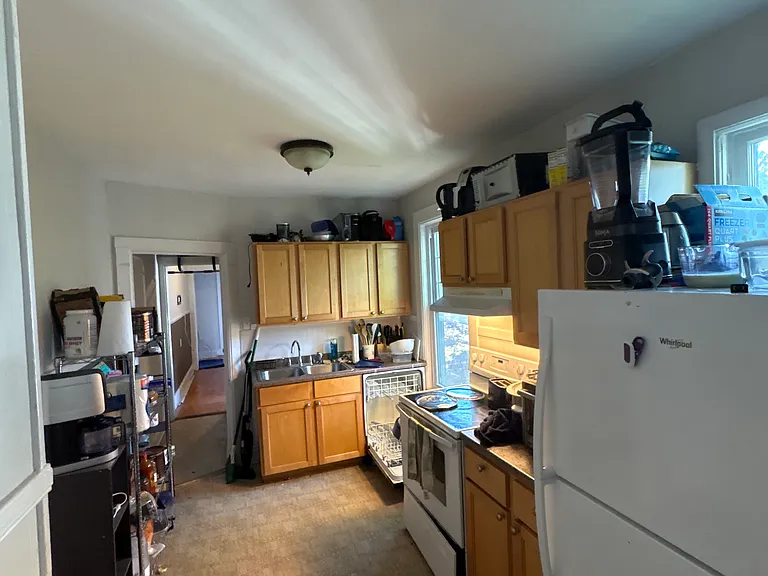 2141 Maple Ave — Photo 7