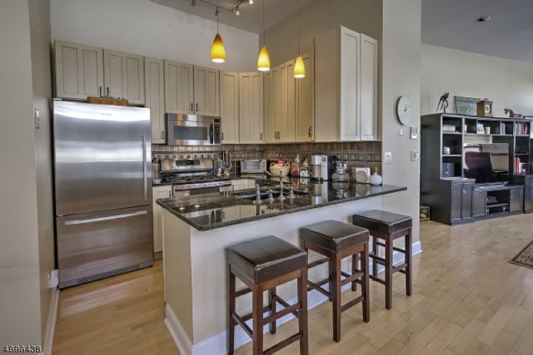 211 Main St, Gladstone, NJ 07934 Zillow