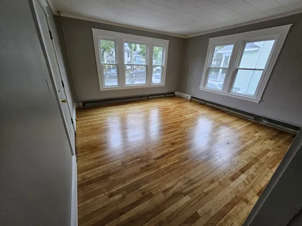 486 Woodford St #4, Portland, ME 04103