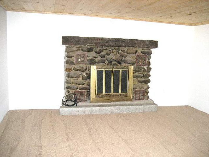 3rd image of 236 SCHOOL HOUSE Road