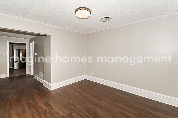 916 20th Ave NE — Photo 6