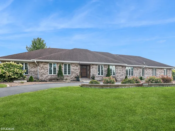 13555 W Iroquois Trl, Homer Glen, IL 60491