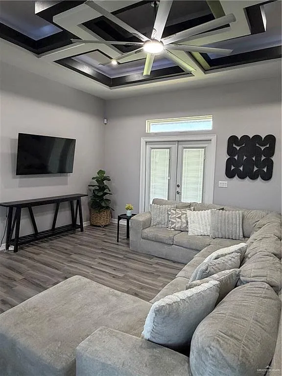 3 bed, 2.0 bath, 1422 sqft, $2,200 — Photo 3