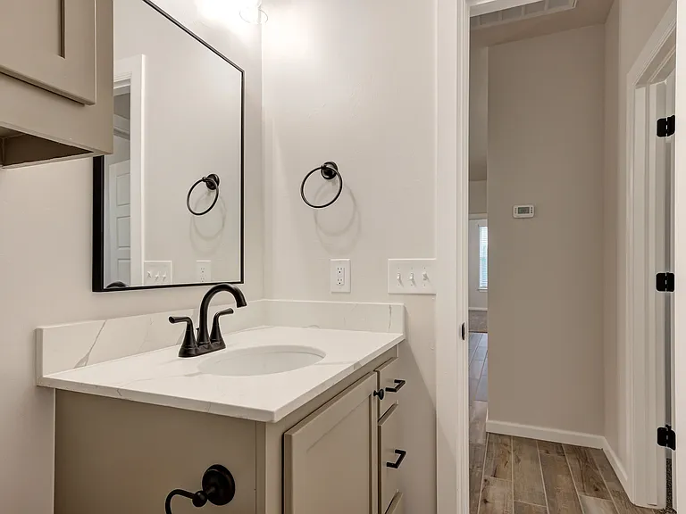 2298 E Sooner Rd — Photo 32