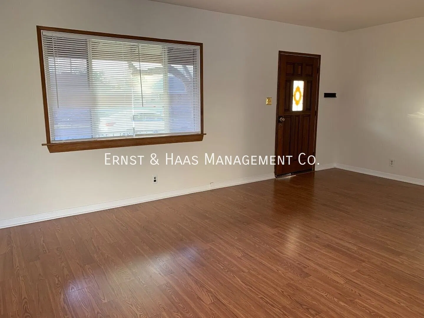 Lovely 2-Bedroom Lakewood Home with Large Den! — Photo 3