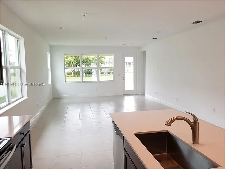 4129 Marina Way — Photo 7