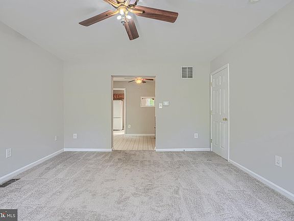 4th image of 1 Arwell Ct