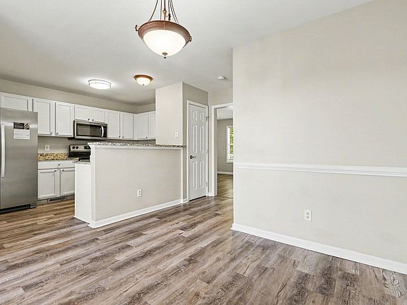 4th image of 4816 Windbreak Ln