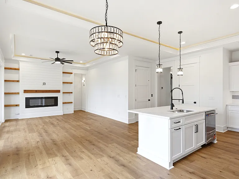 9016 Sedgley Dr — Photo 17