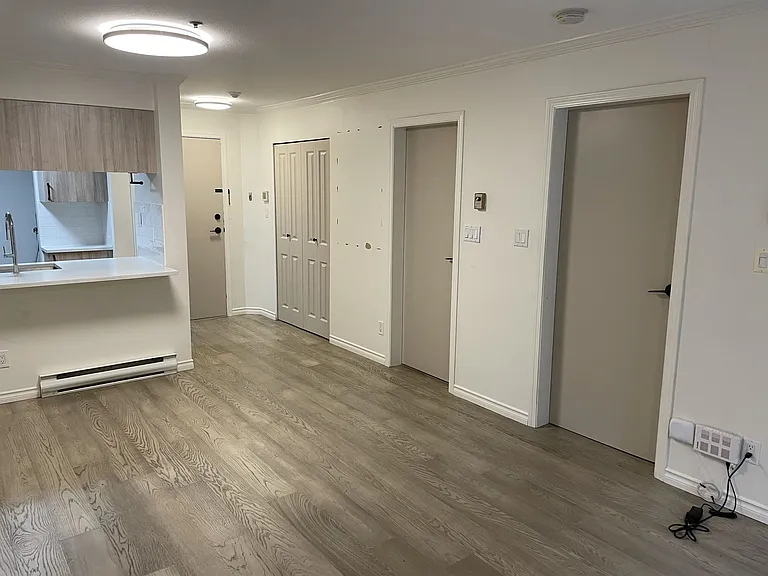 1550 Marine Dr #103 — Photo 3