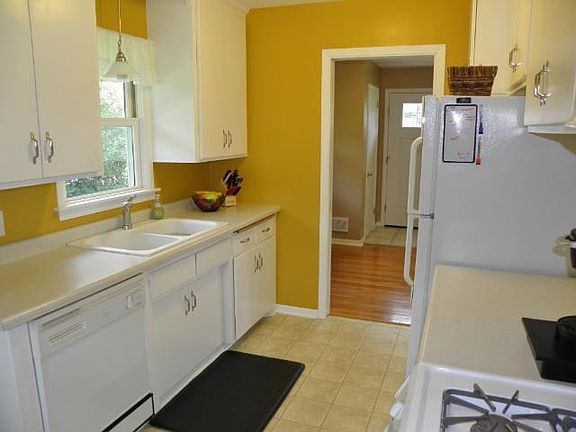 Bright and cheery kitchen