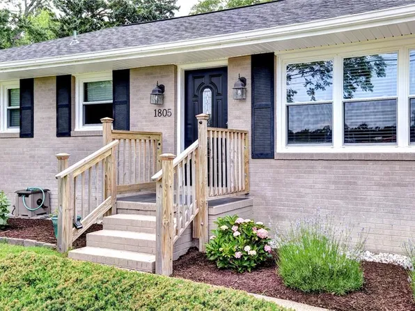 1805 Meadowview Dr, Yorktown, VA 23693