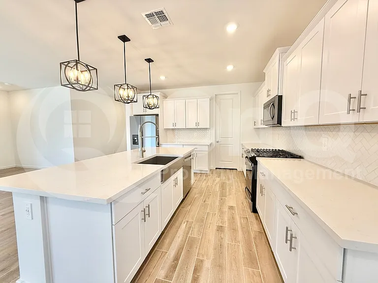 4281 W Hannah St — Photo 3