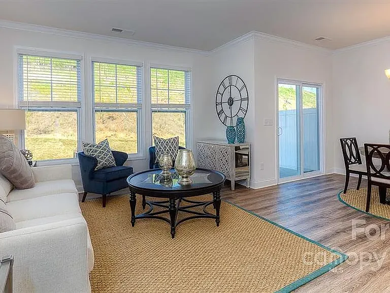 131 Creekview Rd — Photo 11