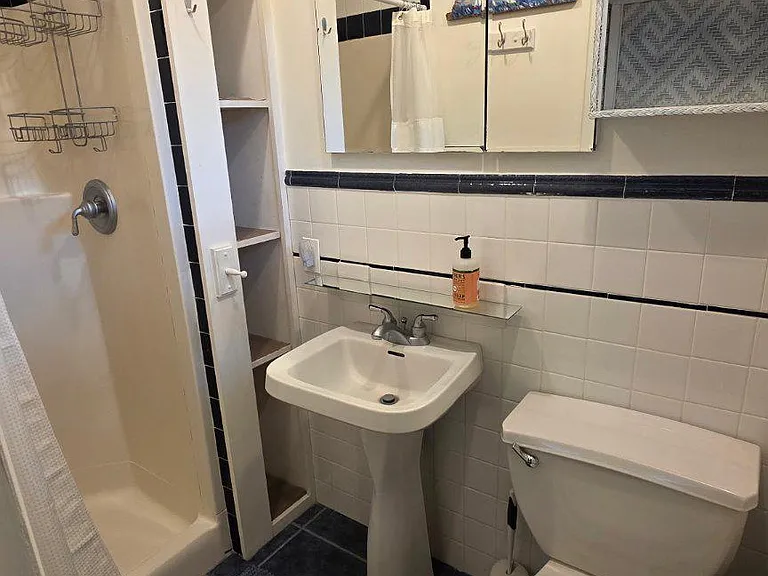 205 Euclid Ave — Photo 16