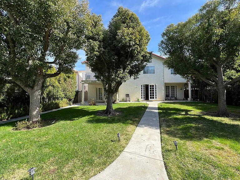 4751 Haskell Ave — Photo 8