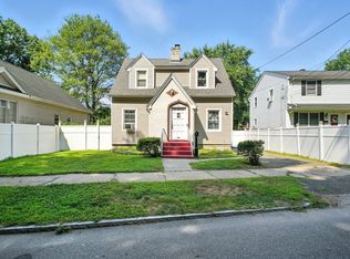 90 Saint James Cir, Springfield, MA 01104