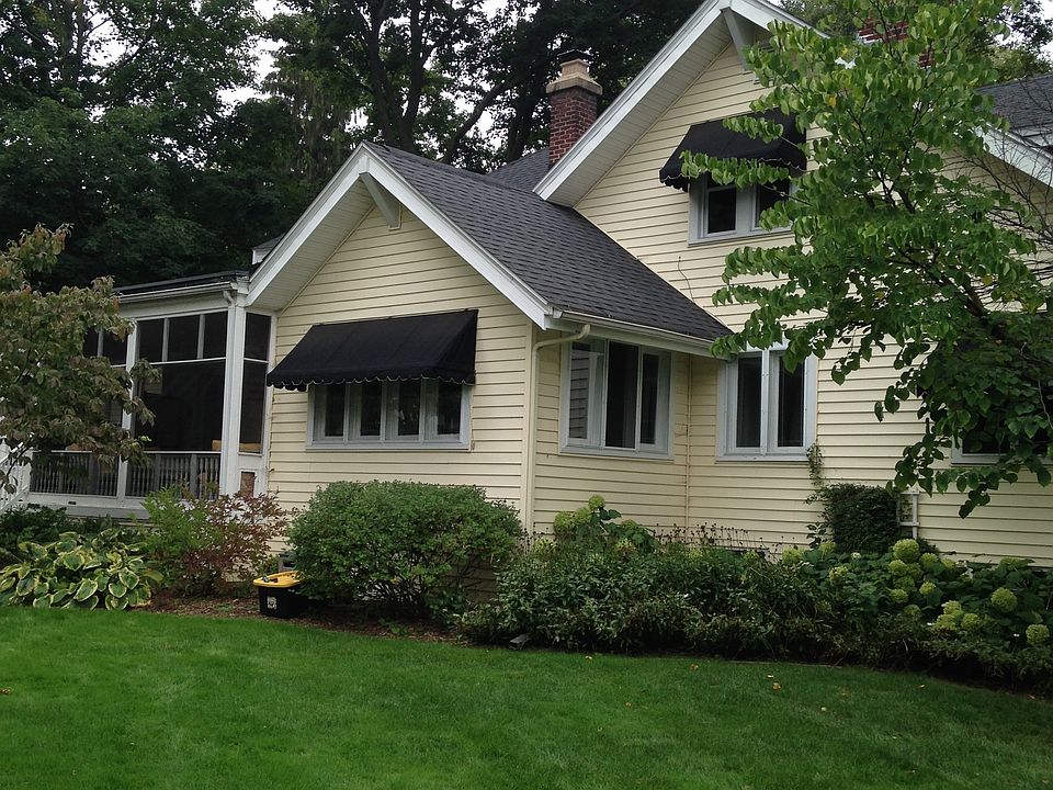2nd image of 855 Lakeside Dr SE