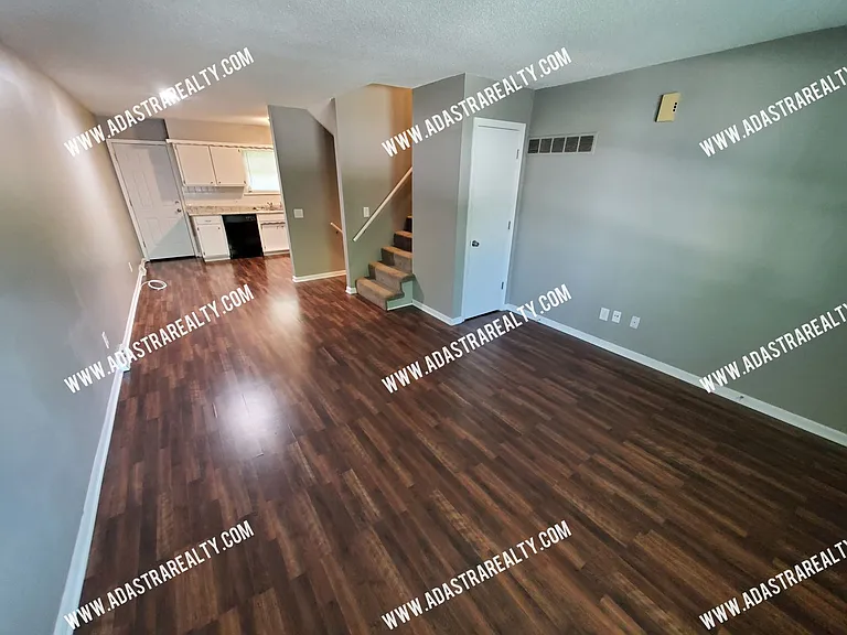 1503 E Elizabeth St — Photo 2