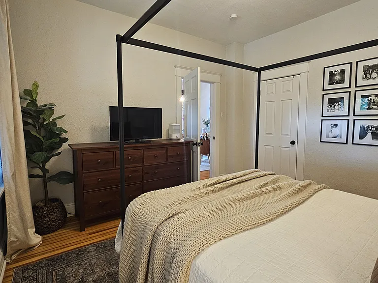 2624 W 33rd Ave — Photo 8