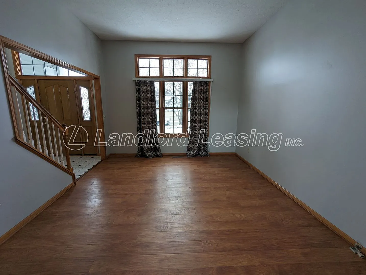 Stunning 4-Bedroom Home in Midview School District! — Photo 3
