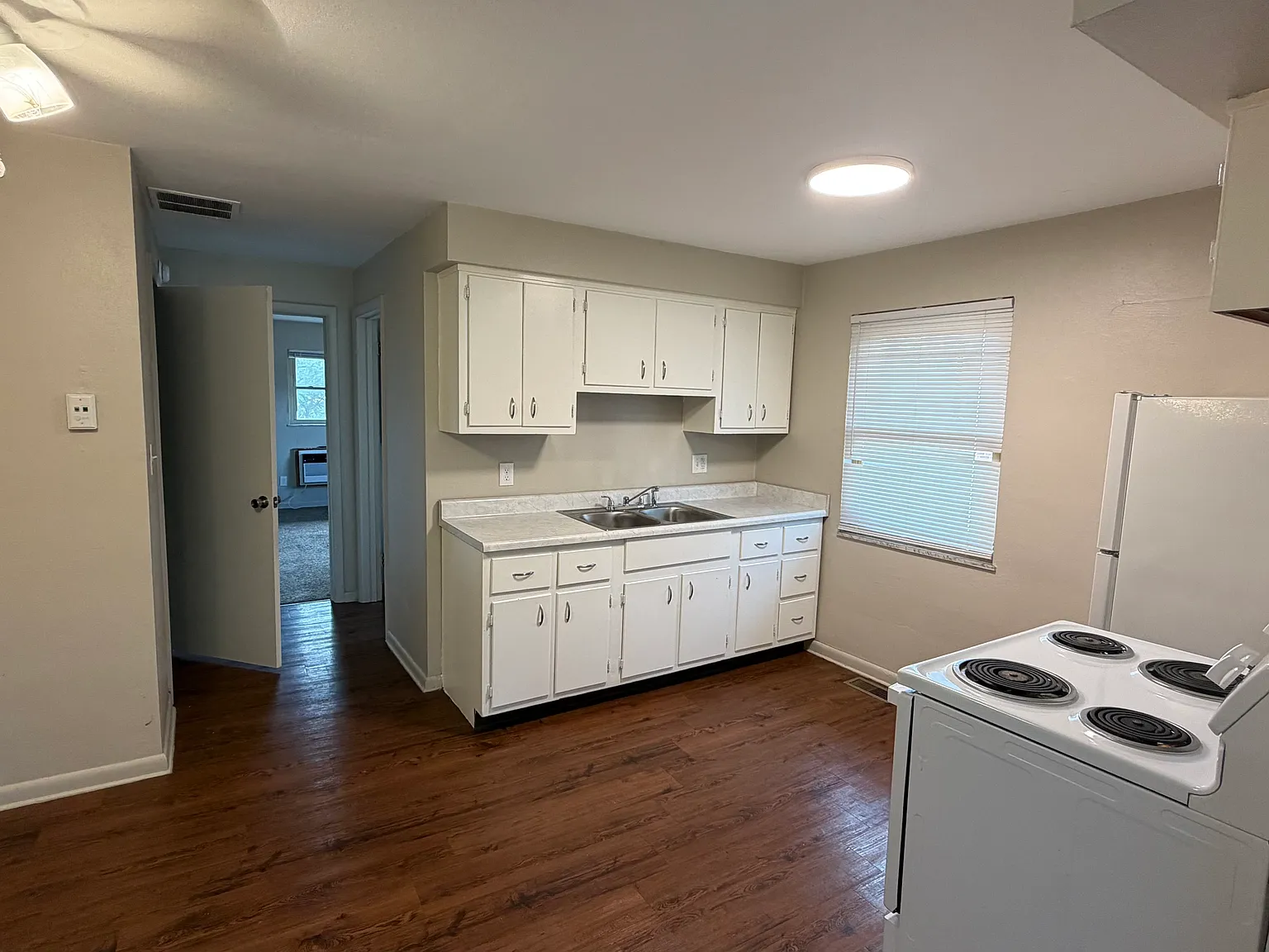 1 bed, 700 sqft, $850 — Photo 3