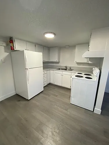 135 Davis Ave Photo 1