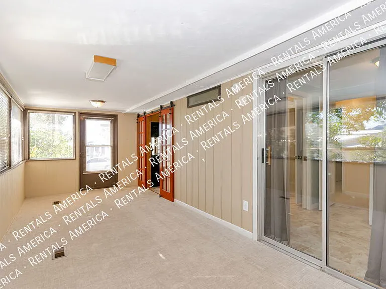 10684 N Stromboli Ave — Photo 12