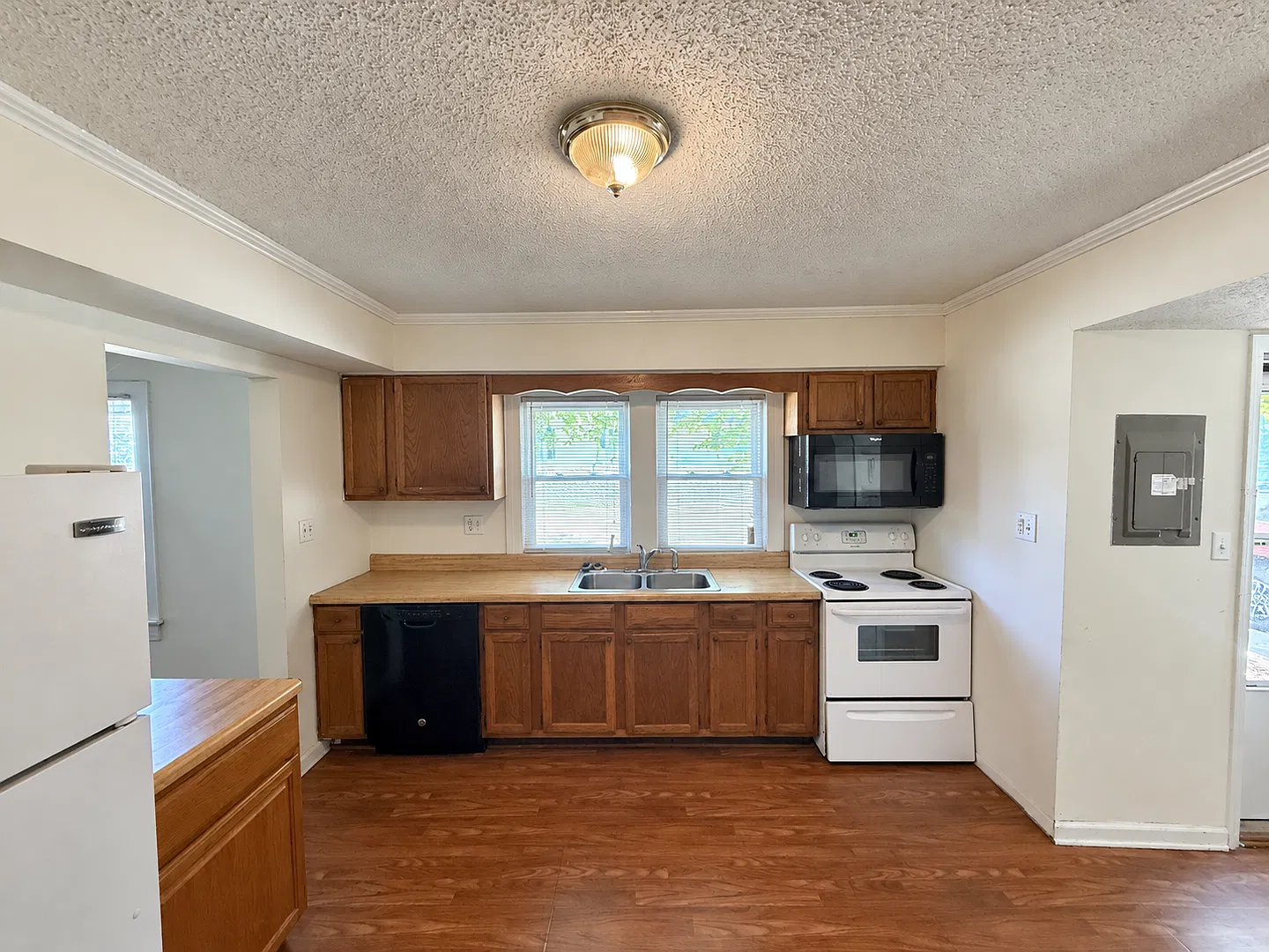 Two bedroom, 2 bath house in Graham — Photo 4