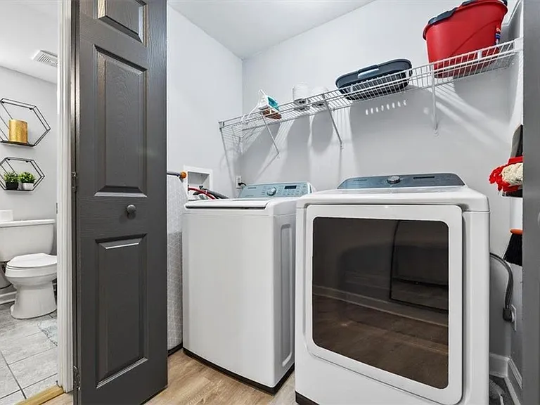2659 Glenvalley Dr #B — Photo 24