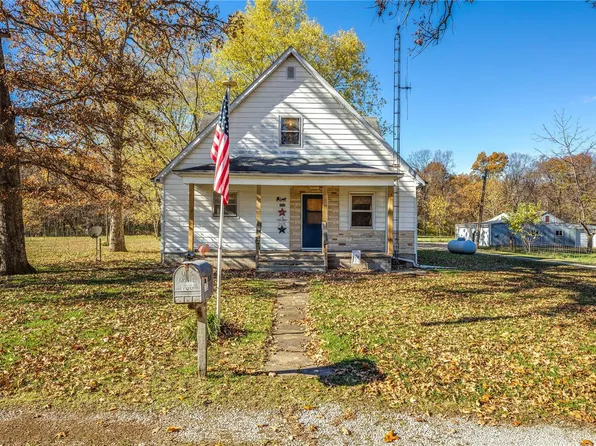 3103 Sugar Shack Ln, Staunton, IL 62088