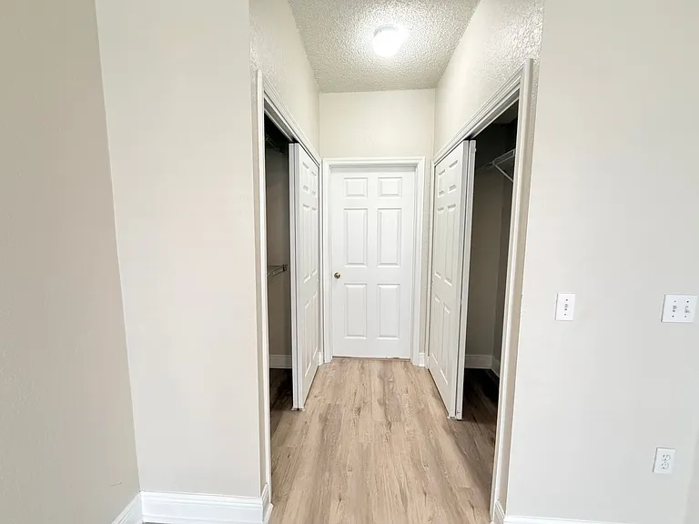 13015 Plantation Park Cir — Photo 11