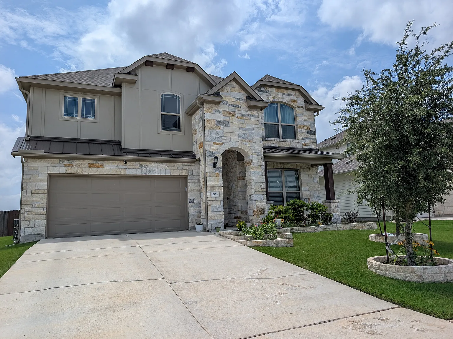 3 bed, 2.5 bath, 2681 sqft, $2,450 — Photo 3