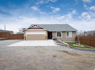 1204 9th St, Benton City, WA 99320