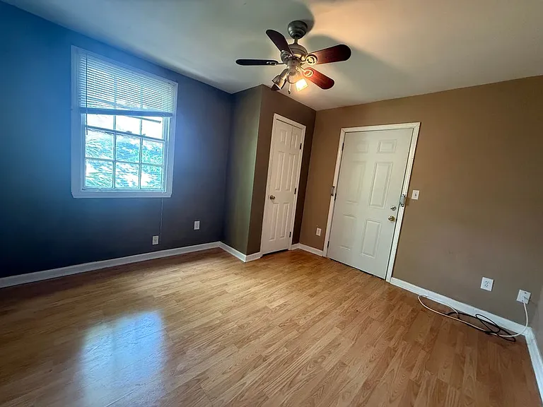 1559 Senate St — Photo 10