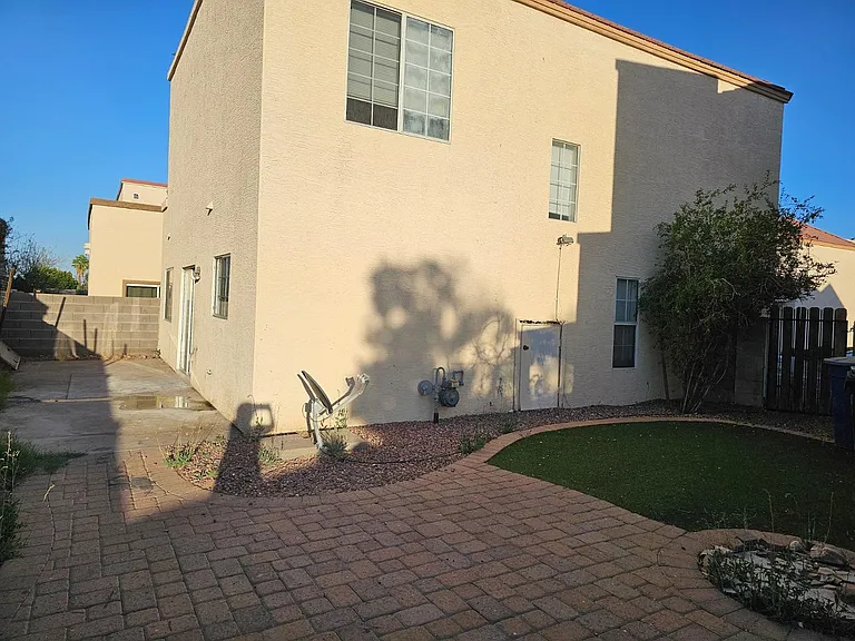 1026 W Libra Dr — Photo 4