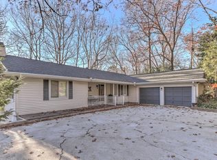 4016 Oak Harbour Dr, Gainesville, GA 30506