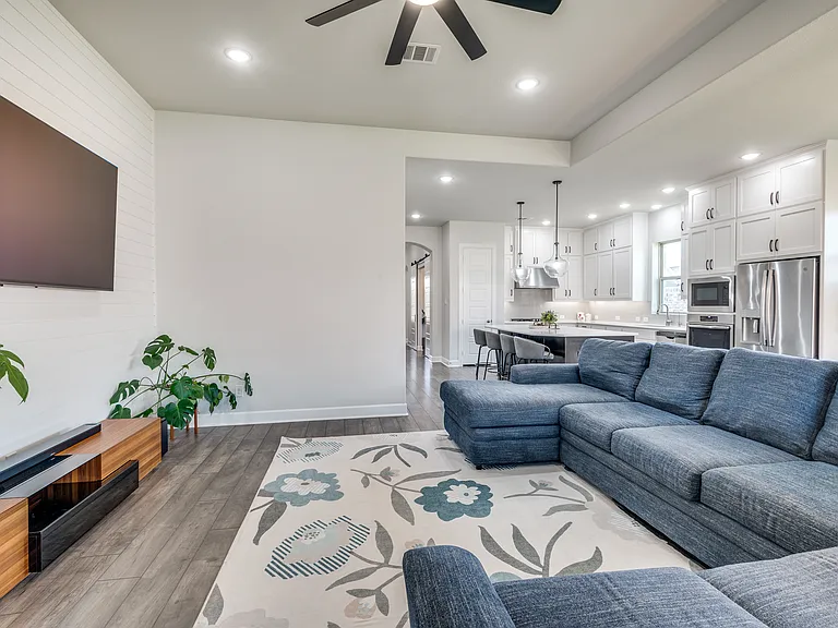 3128 Lexington Dr — Photo 10