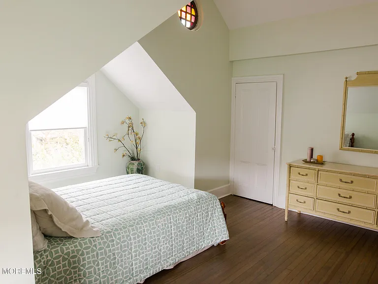 511 Asbury Ave #MAIN HOME — Photo 37
