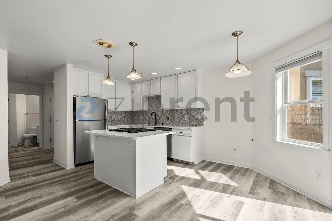 2 bed, 879 sqft, $2,650 — Photo 4