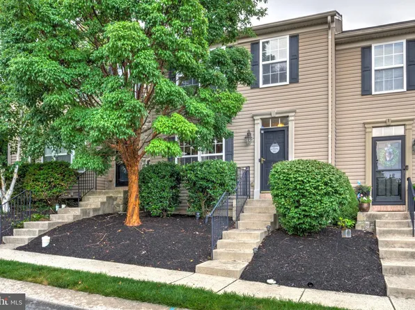 216 Knollwood Rd, Millersville, PA 17551